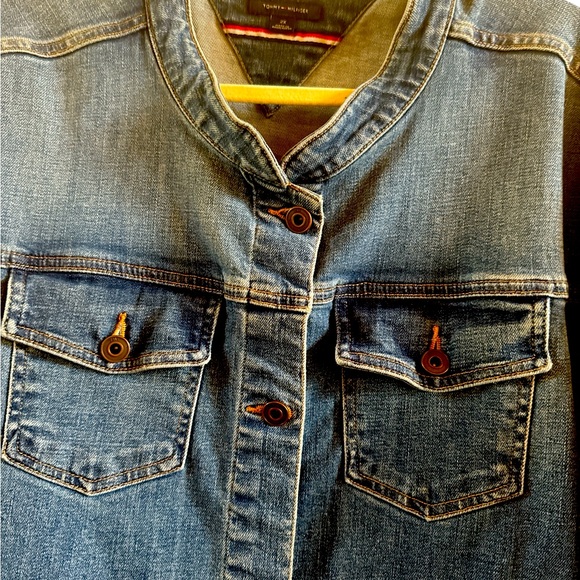 Tommy Hilfiger Women’s Sz 2X Medium Wash Denim Jacket Band Collar Metal Buttons - Picture 5 of 15